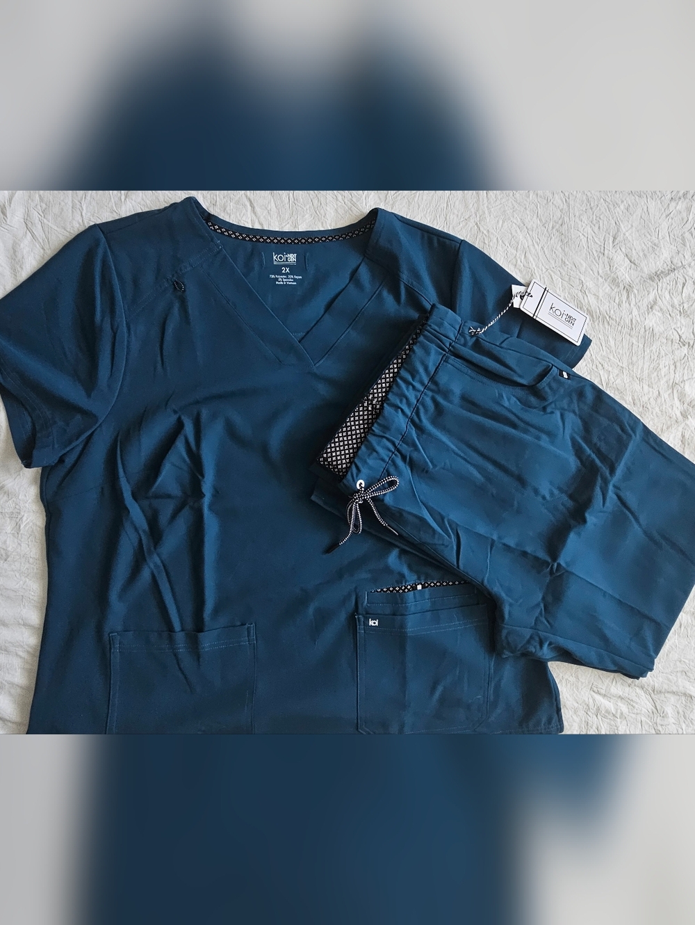Koi by Koi Teal Womens's Scrub Set - 2XL NWT (2 Scrub Tops Included With Pants)